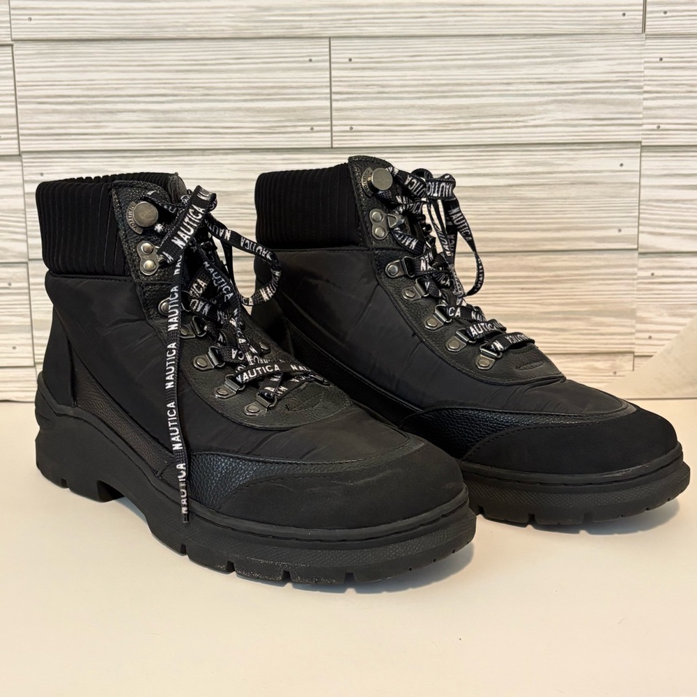 Nautica Women's Lace-Up Hiking Winter Boot Explorer Dress Ankle Bootie Size 8.5